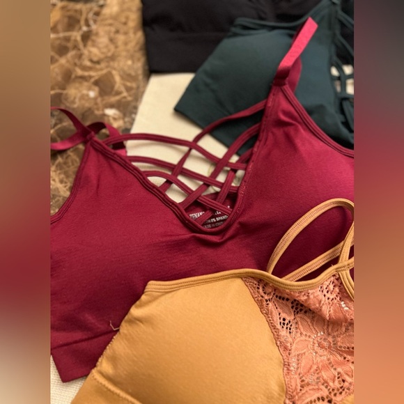 Bundle of 4 bralettes 💚🖤❤️🧡 - Picture 12 of 15